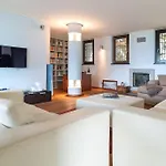 Lovely Cascina. Stunning Views & Sun Deck Holiday home *