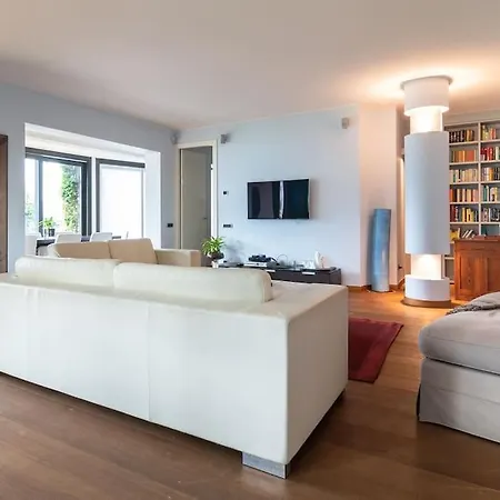 Holiday home Lovely Cascina. Stunning Views & Sun Deck Cernobbio