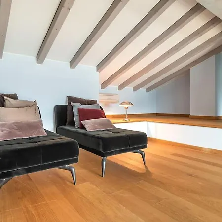 Lovely Cascina. Stunning Views & Sun Deck Vakantiehuis *