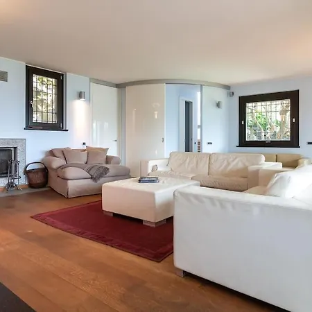 Holiday home Lovely Cascina. Stunning Views & Sun Deck