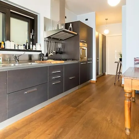 Lovely Cascina. Stunning Views & Sun Deck Holiday home