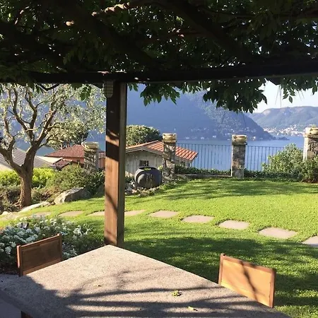 Lovely Cascina. Stunning Views & Sun Deck Vakantiehuis