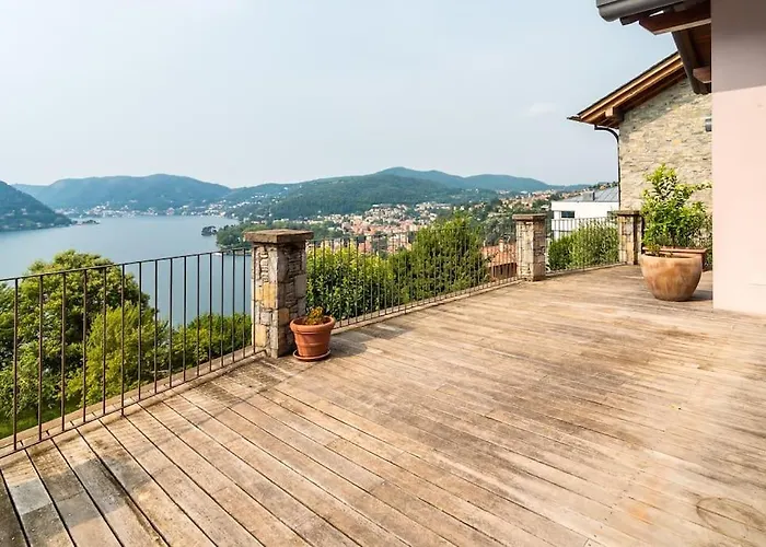 Vakantiehuis Lovely Cascina. Stunning Views & Sun Deck *