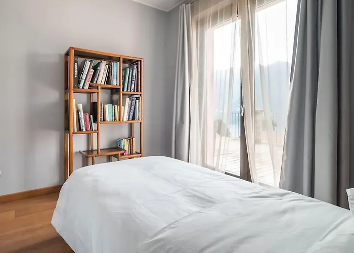 Vakantiehuis Lovely Cascina. Stunning Views & Sun Deck *