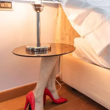 Lovely Cascina. Stunning Views & Sun Deck 別荘 チェルノッビオ