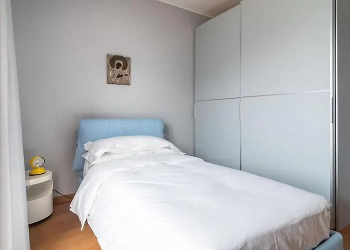 Lovely Cascina. Stunning Views & Sun Deck *