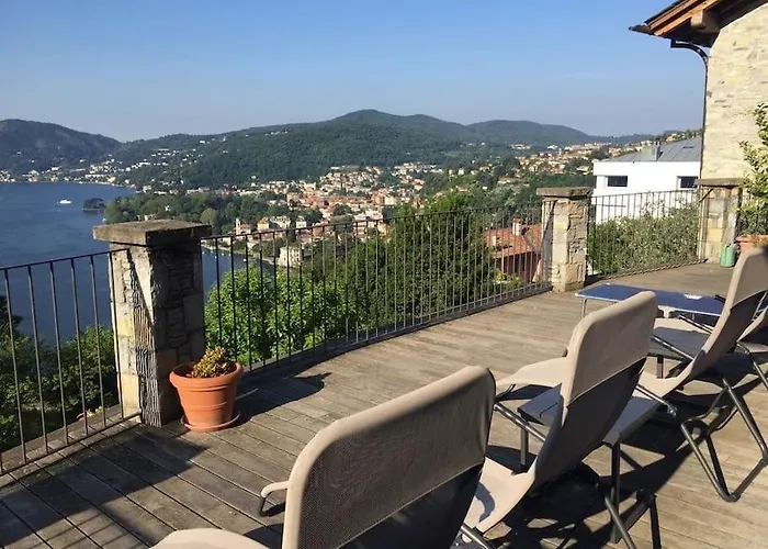 Lovely Cascina. Stunning Views & Sun Deck