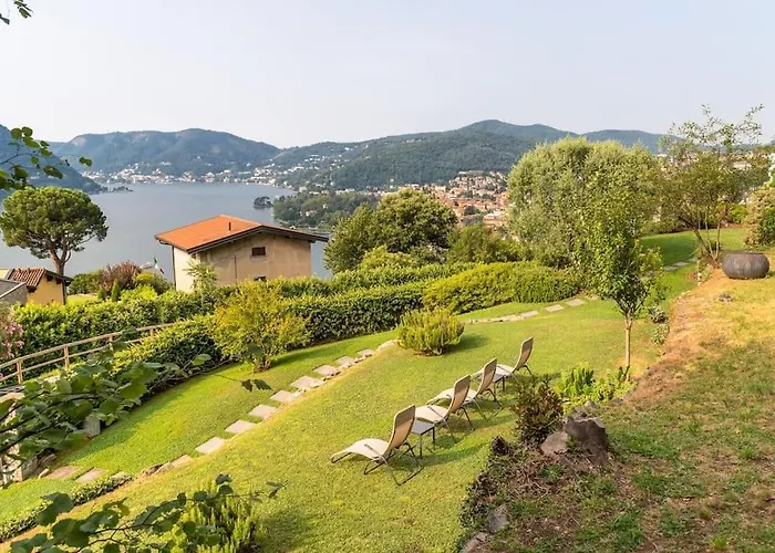 度假居 Lovely Cascina. Stunning Views & Sun Deck *